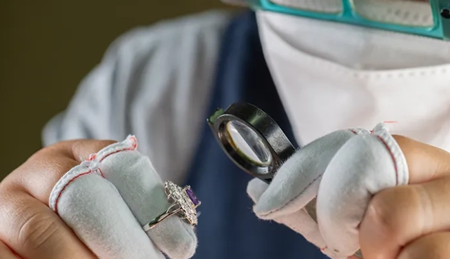 DIY gemstone authenticity check