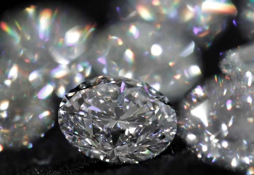 diamond vs white sapphire