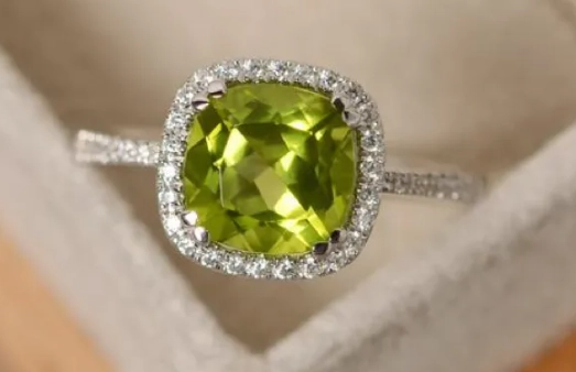 peridot meaning peridot meaning