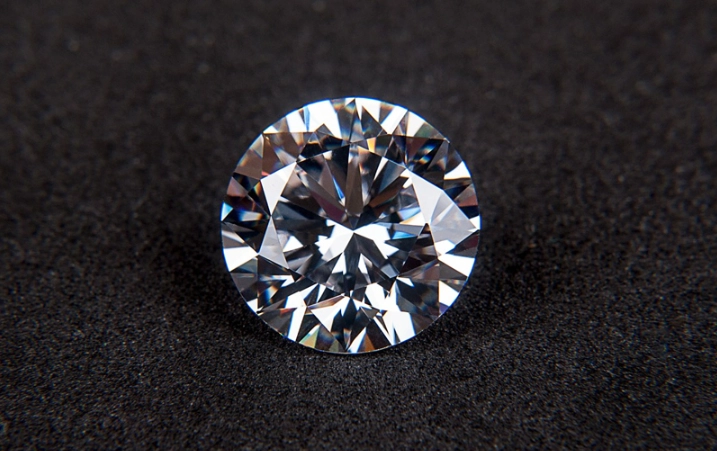 diamond vs white sapphire