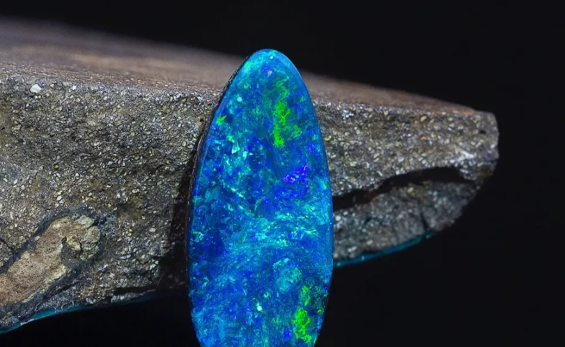 october birthstone opal