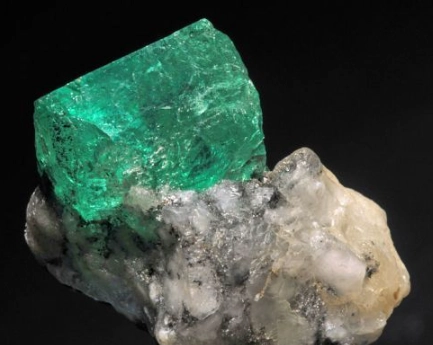 how to buy an emerald