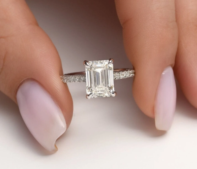 emerald cut engagement ring