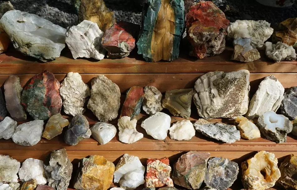 gemstone identification guide