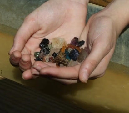 how to find gemstones