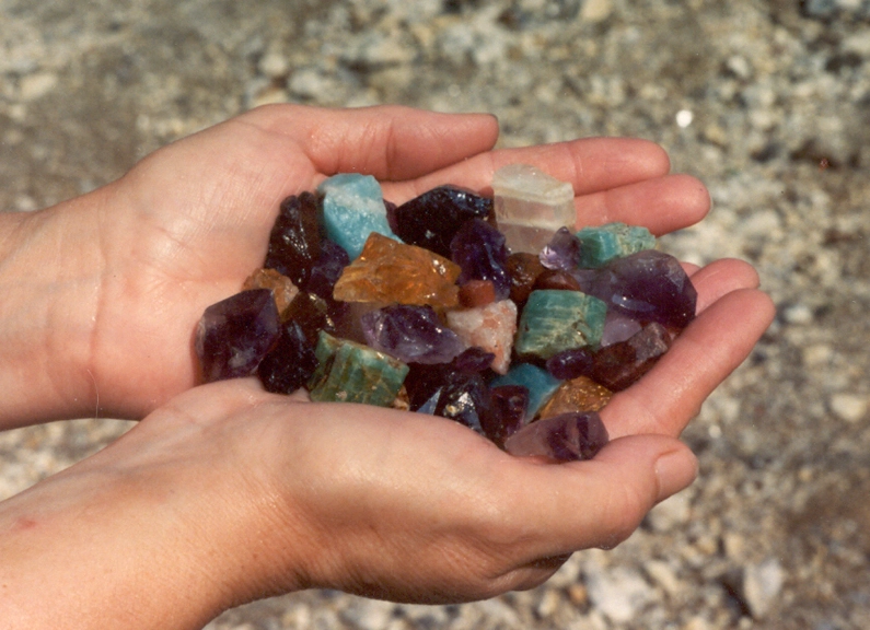 how to find gemstones