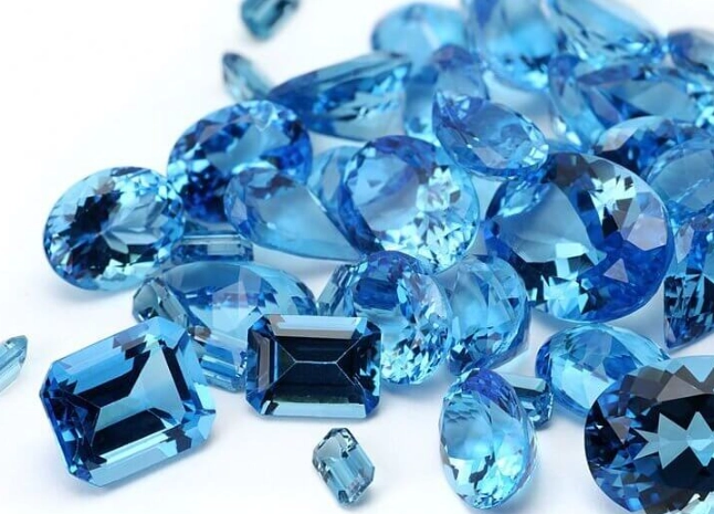 Aquamarine birthstone meaning