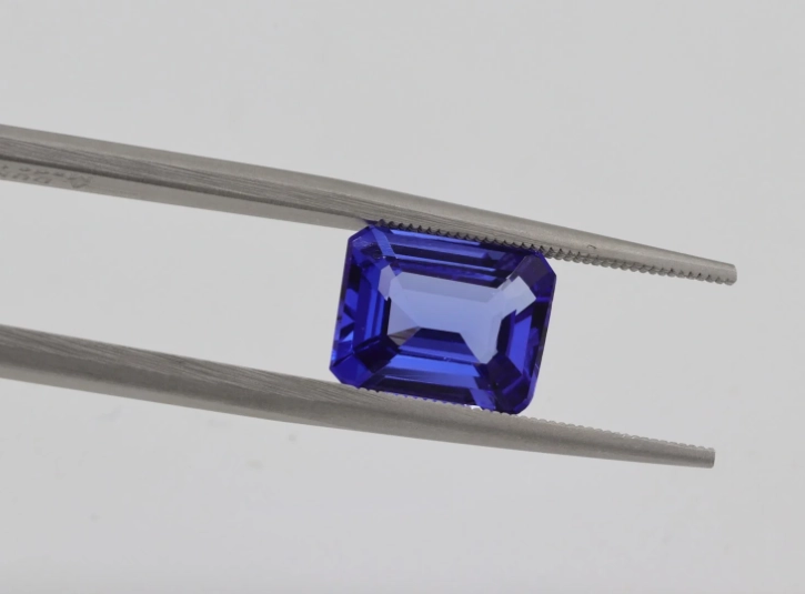 how to identify real tanzanite