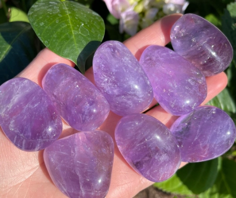 How to Choose and Use Birthstone Healing Crystals: A Practical Guide