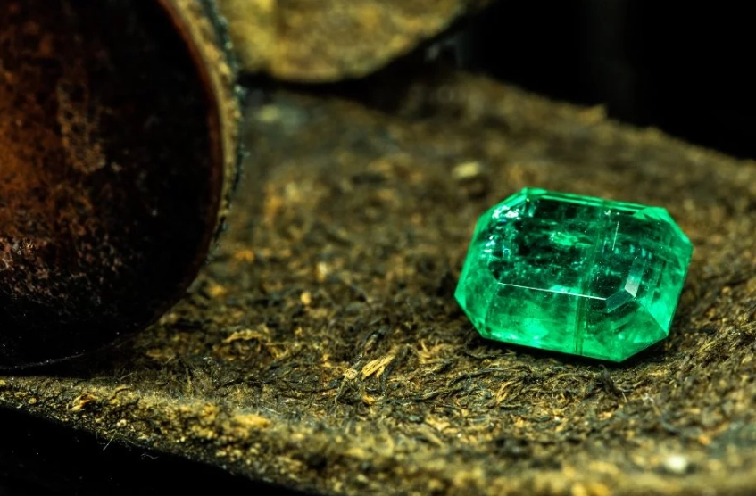 emerald birthstone