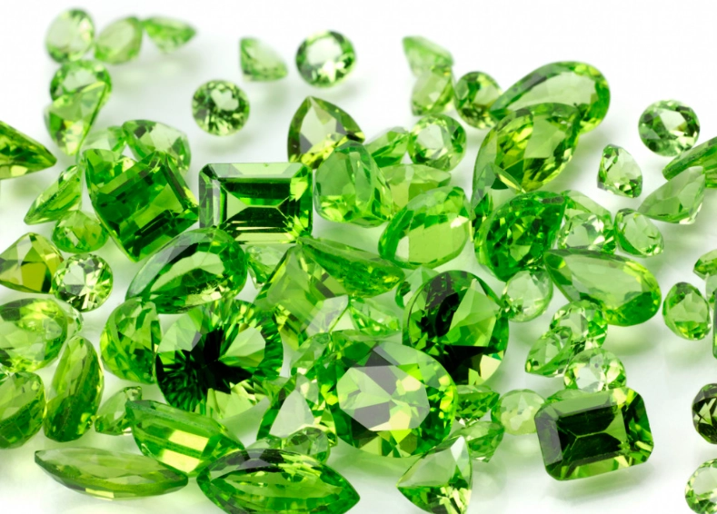 august birthstone peridot
