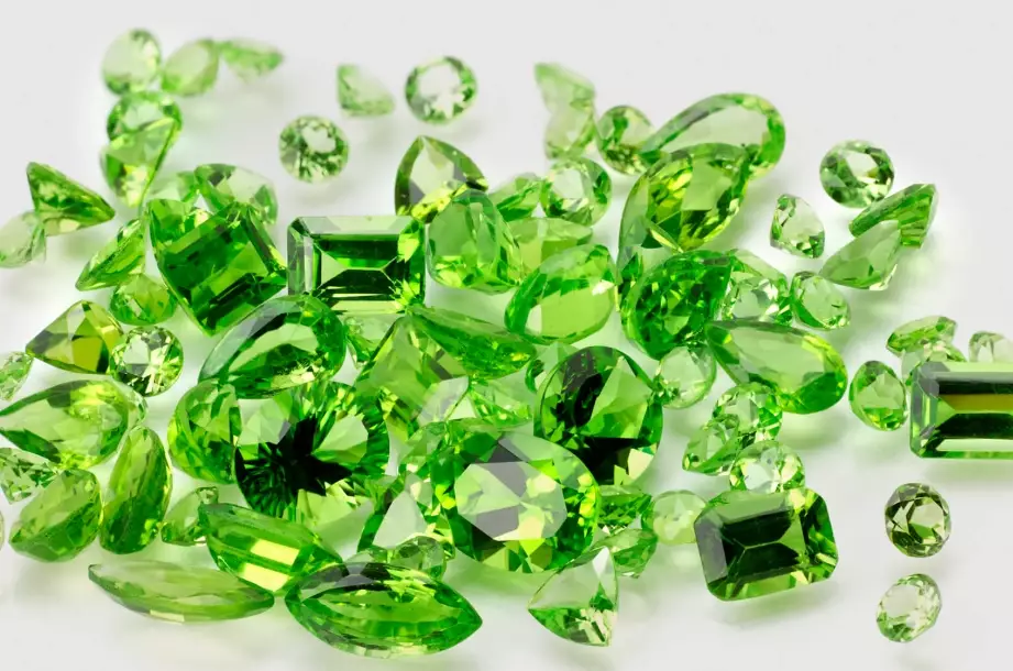 peridot birthstone meaning
