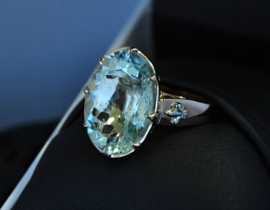 how to identify bloodstone