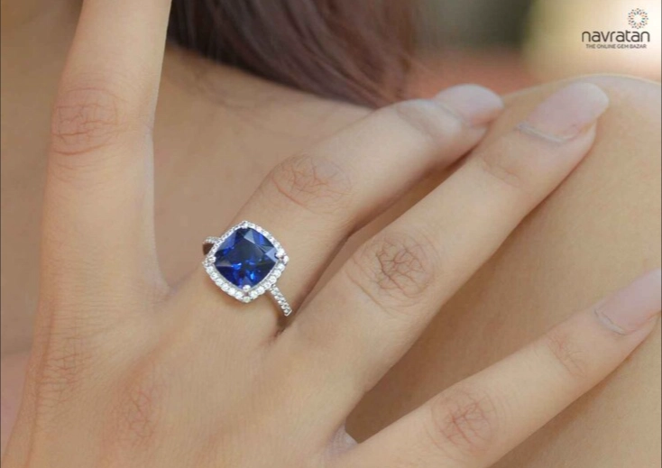 Who should wear sapphire?