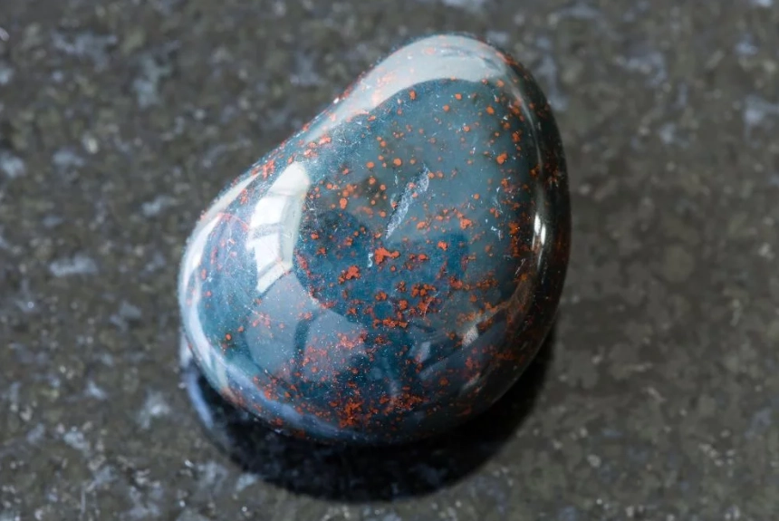 who should wear bloodstone who should wear bloodstone